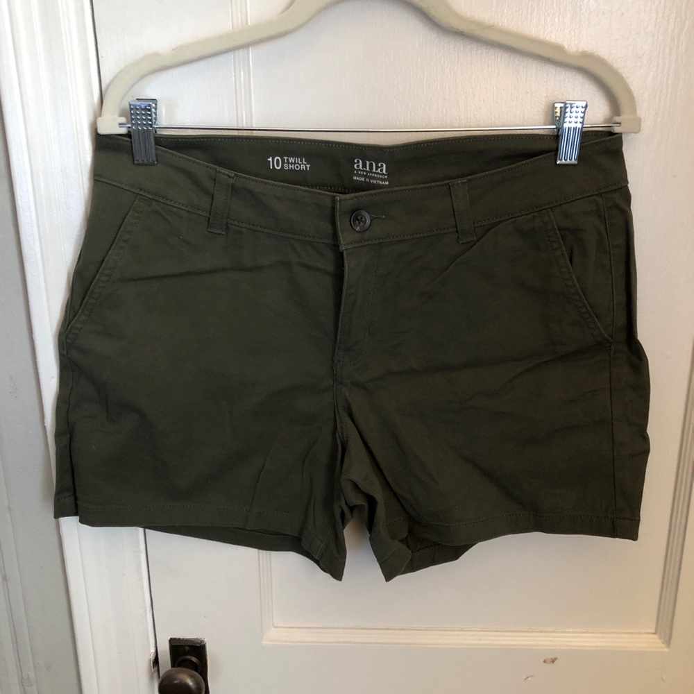 Women’s green shorts. 10